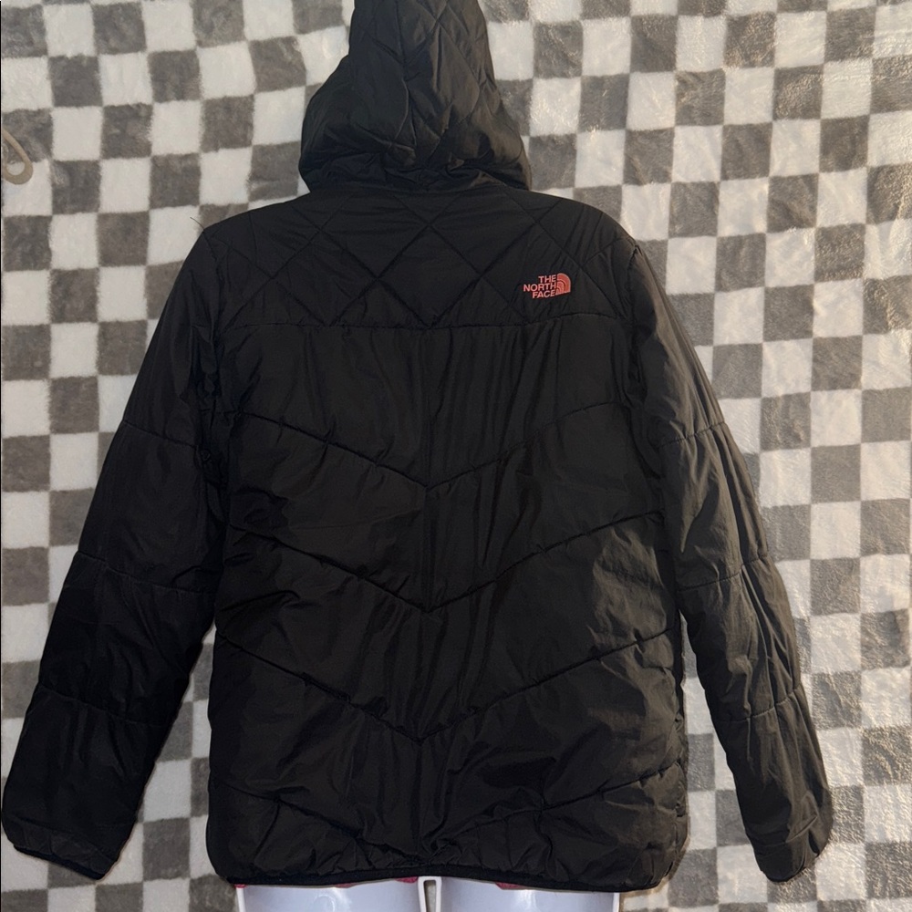 North Face Girls Zip Up Black & Pink Reversible Puffer Jacket Size 18/ XL. - Picture 8 of 12